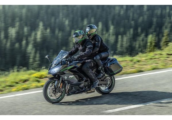 KAWASAKI NINJA 1100SX ŠEDÁ 2025