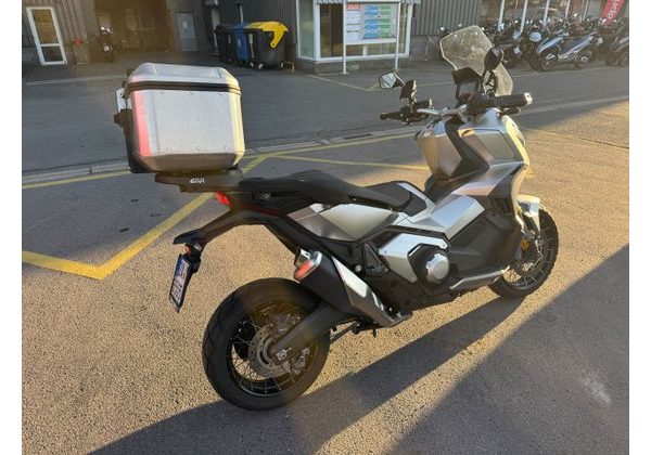 HONDA X-ADV 750 BAZAR - MOTOBAZAR
