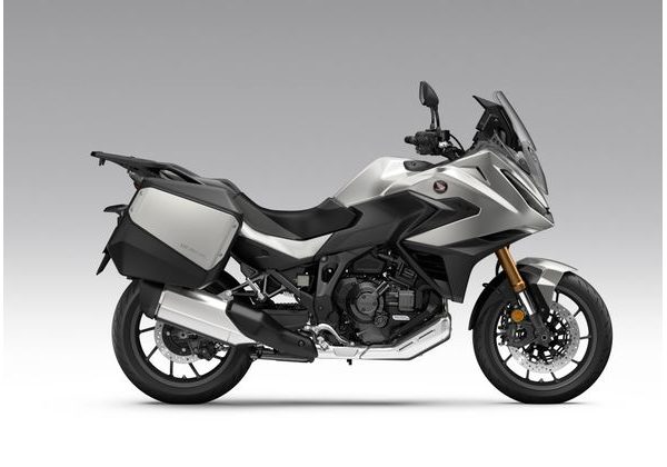 HONDA NT1100 ES DCT - STŘÍBRNÁ 2027 - NT1100 - MOTORKY