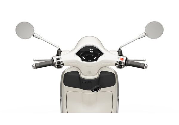 VESPA PRIMAVERA 125 E5+ - BÍLÁ 2026 - PRIMAVERA - SKÚTRY