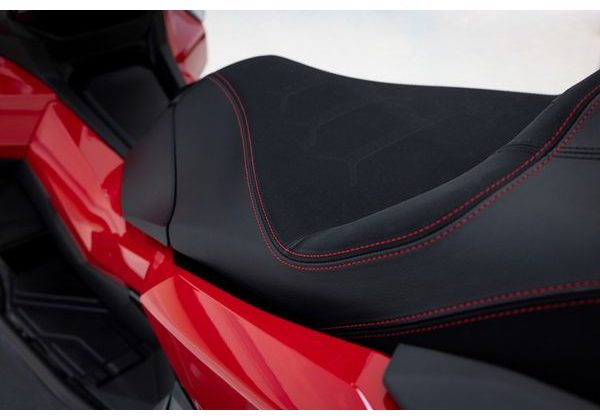 HONDA ADV350 S KUFREM - ČERVENÁ 2025 - ADV - SKÚTRY