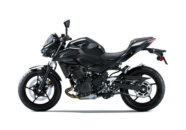KAWASAKI Z500 - ŠEDÁ 2027 - SUPERNAKED - MOTORKY