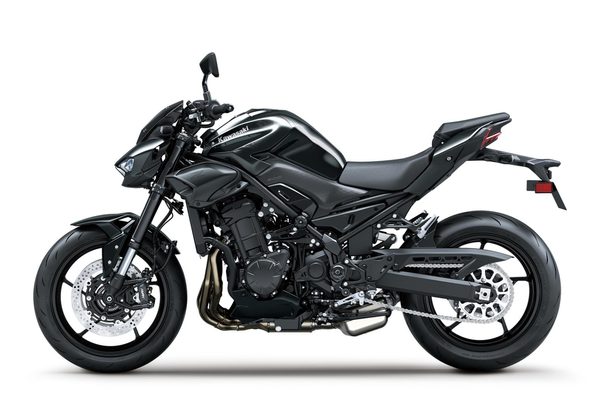 KAWASAKI Z900 - ZELENÁ 2026 - SUPERNAKED - MOTORKY