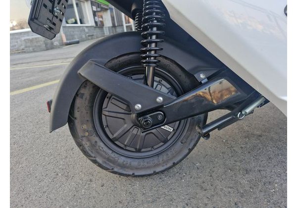 HONDA EM1 E WHITE - NOVINÁŘSKÝ MOTOCYKL - DEMO AKČNÍ MOTOCYKLY - MOTORKY