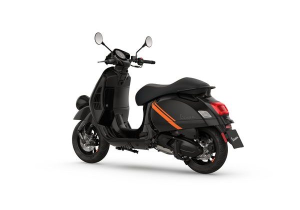 VESPA GTV - ČERNÁ - VESPA - SKÚTRY