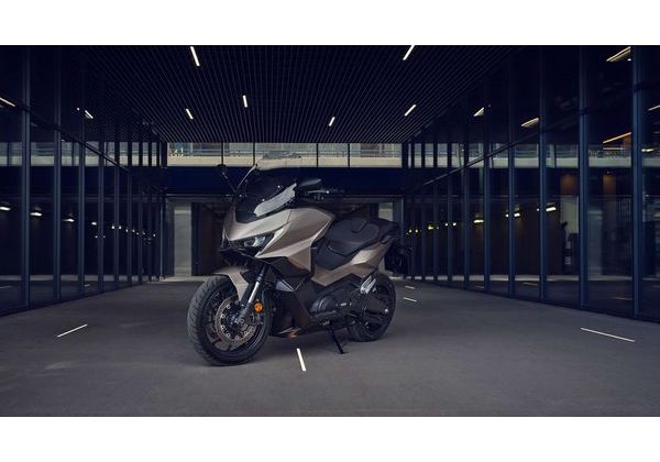 HONDA FORZA 750 - BÉŽOVÁ 2026 - FORZA 750 - SKÚTRY