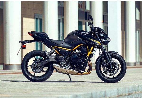 KAWASAKI Z650 S - ŠEDÁ 2026 - SUPERNAKED - MOTORKY