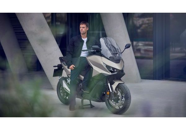 HONDA FORZA 750 - ČERNÁ 2026 - FORZA 750 - SKÚTRY