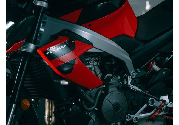 APRILIA TUONO 457 PIRANHA RED 2025 - SPORTNAKED - MOTORKY