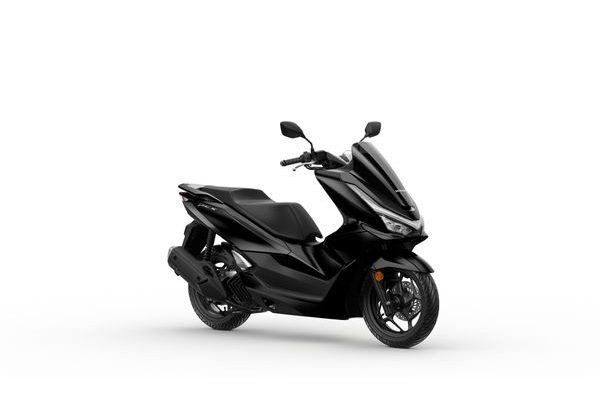 HONDA PCX125 DX - ČERNÁ 2025