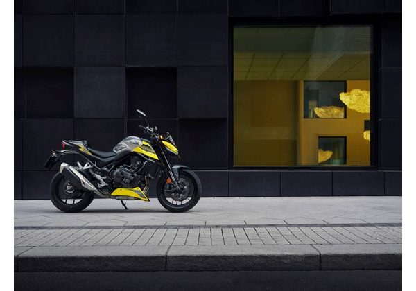 HONDA CB750 HORNET - ŽLUTÁ 2026 - CB750 HORNET - MOTORKY