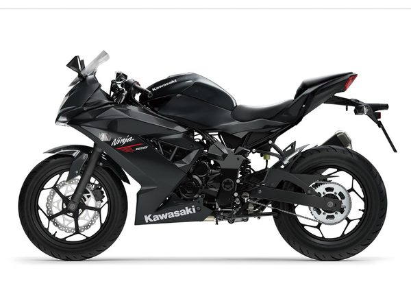 KAWASAKI NINJA 125 - ČERNÁ 2026 - SUPERSPORT & SPORT - MOTORKY