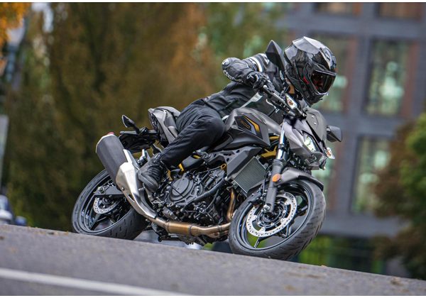 KAWASAKI Z500 - ŠEDÁ 2026 - SUPERNAKED - MOTORKY