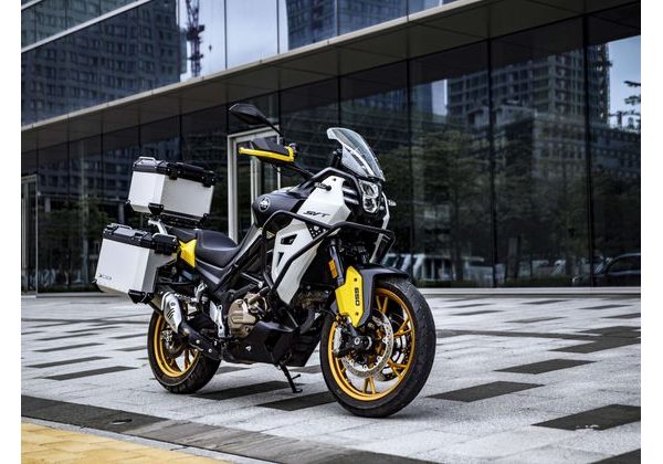 QJMOTOR SVT 650X ŠEDO - ŽLUTÁ - SVT 650X - MOTORKY