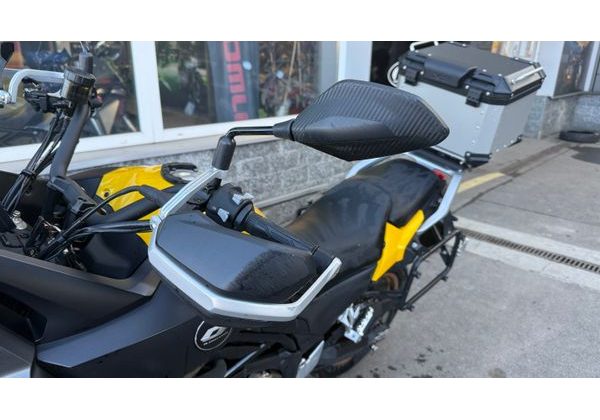 QJMOTOR SVT 650 X - QJ MOTOR - MOTOBAZAR