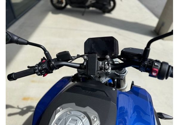 BMW R 1300 R (AKČNÍ SKLADOVÝ MODEL – RACINGBLUE 2026) - AKČNÍ SKLADOVKY - MOTORKY