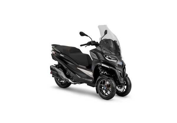 PIAGGIO MP3 530 HPE EXCLUSIVE E5+ NERO METEORA 2025 - MP3 - SKÚTRY