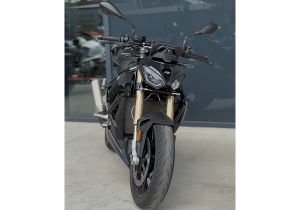 BMW S 1000 R - DEMO 2025 - DEMO AKČNÍ MOTOCYKLY - MOTORKY