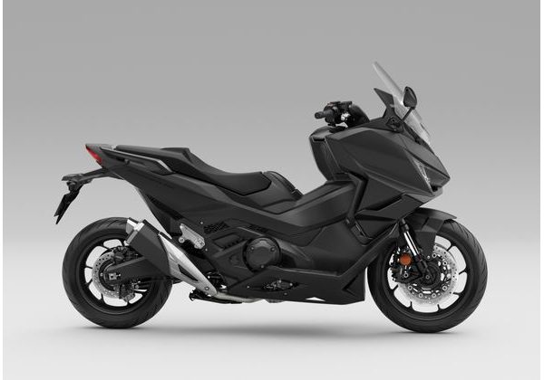 HONDA FORZA 750 - ČERNÁ 2025 - FORZA 750 - SKÚTRY