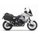 KOMPLETNÍ SADA BOČNÍCH ČERNÝCH HLINÍKOVÝCH KUFRŮ SHAD TERRA BLACK 36L/47L, VČETNĚ MONTÁŽNÍ SADY SHAD KTM ADVENTURE 1090, 1190, SUPER ADVENTURE 1290 (R, S) - SADY{% if kategorie.adresa_nazvy[0] != zbozi.kategorie.nazev %} - NA MOTORKU{% endif %}