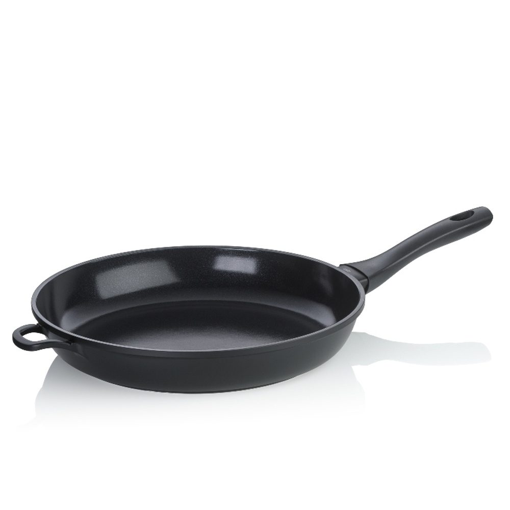 KELA Pánev s keramickým povrchem 32 cm ATURA černá KL-15168
