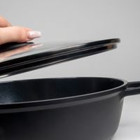 BERLINGERHAUS Pánev WOK s titanovým povrchem a poklicí 28 cm Taupe Collection BH-8094