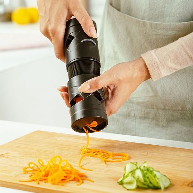 ořezávátko, kráječ zeleniny, d6,5x16cm, na spirály, plast/NR