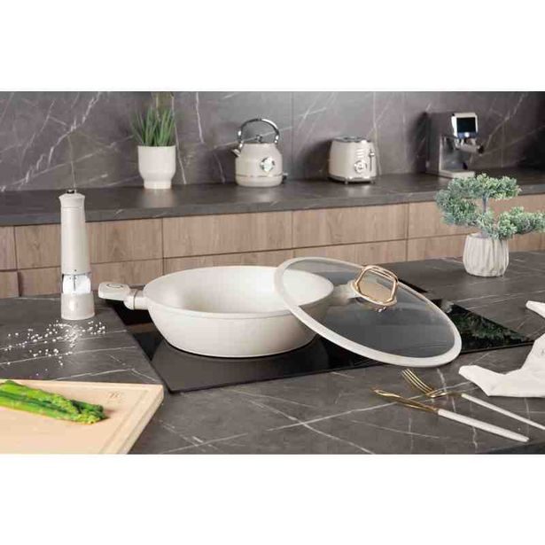 BERLINGERHAUS Pánev s titanovým povrchem a poklicí 30 cm Sahara Collection BH-8069