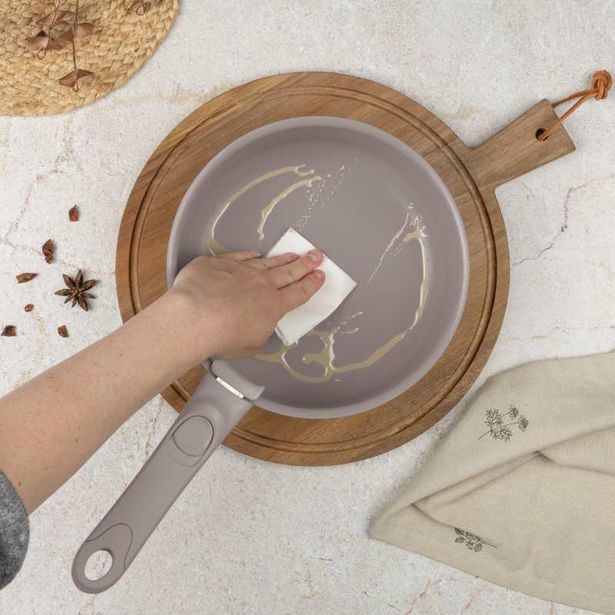 BERLINGERHAUS Sada nádobí s titanovým povrchem 12 ks Taupe Collection BH-8251