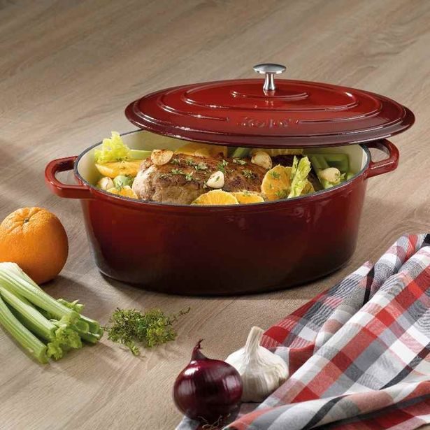 KELA Pekáč litinový s poklicí CALIDO 35 x 28,5 cm červená KL-11943