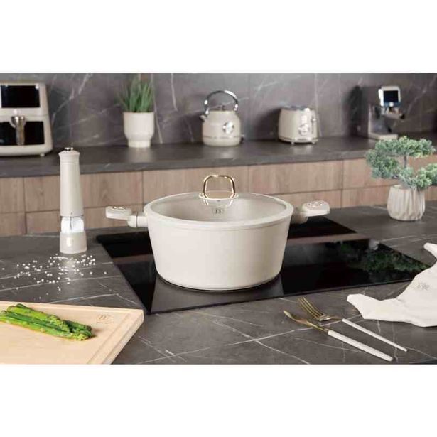 BERLINGERHAUS Kastrol s titanovým povrchem a poklicí 28 cm Sahara Collection BH-8072