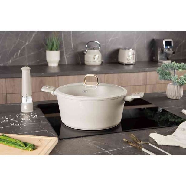 BERLINGERHAUS Kastrol s titanovým povrchem a poklicí 30 cm Sahara Collection BH-8073