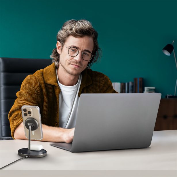 Hama bezdrátová nabíječka s držákem 2v1, Qi2 15 W, USB-C adaptér 45 W