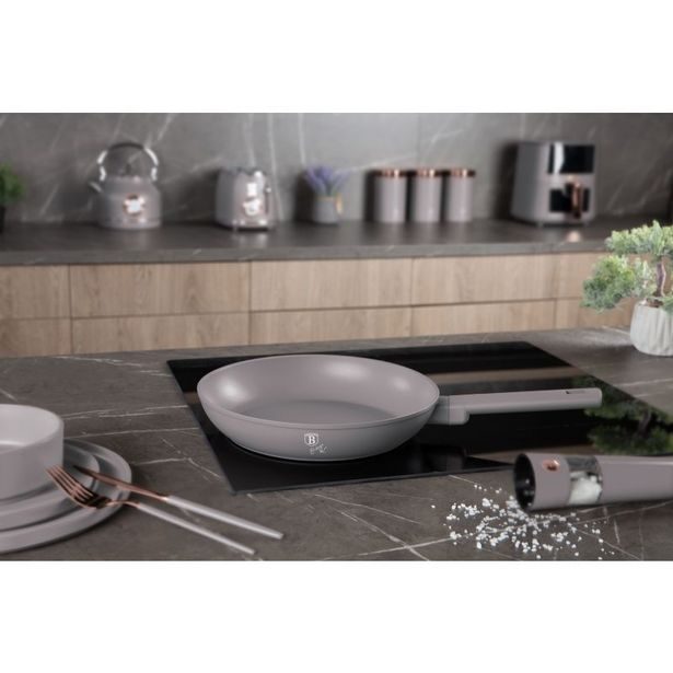 BERLINGERHAUS Pánev s titanovým povrchem 28 cm Taupe Collection BH-8084