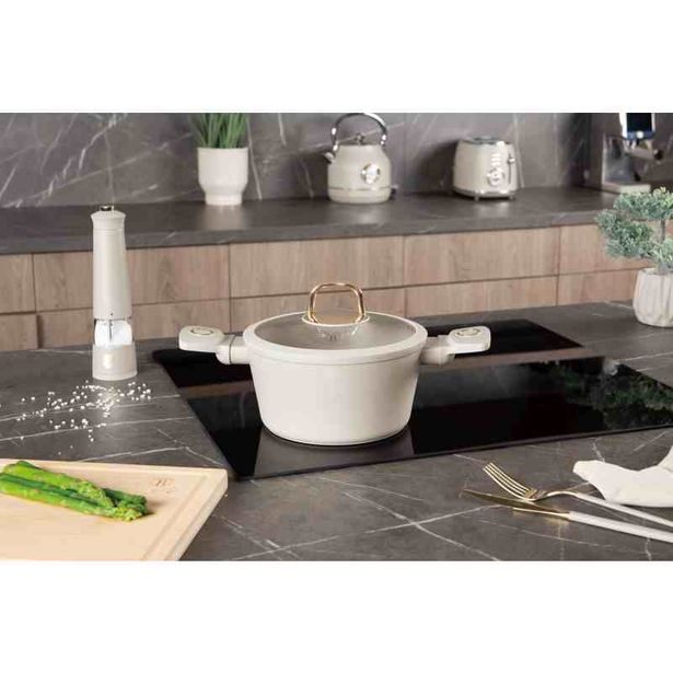 BERLINGERHAUS Kastrol s titanovým povrchem a poklicí 20 cm Sahara Collection BH-8070