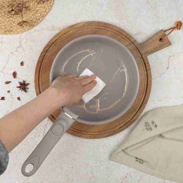 BERLINGERHAUS Sada nádobí s titanovým povrchem 13 kusů Taupe Nordic Collection BH-8422