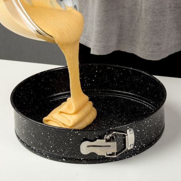 forma d28cm, 1dno dortová, v.7cm, NATURE černá, nepřil.povrch