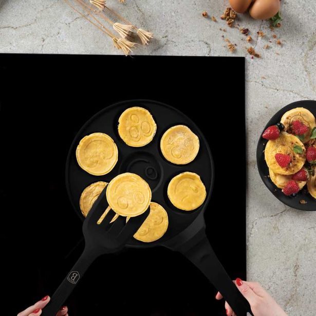 BERLINGERHAUS Lívanečník s titanovým povrchem Smajlíci 26 cm Matte Black Collection BH-7791