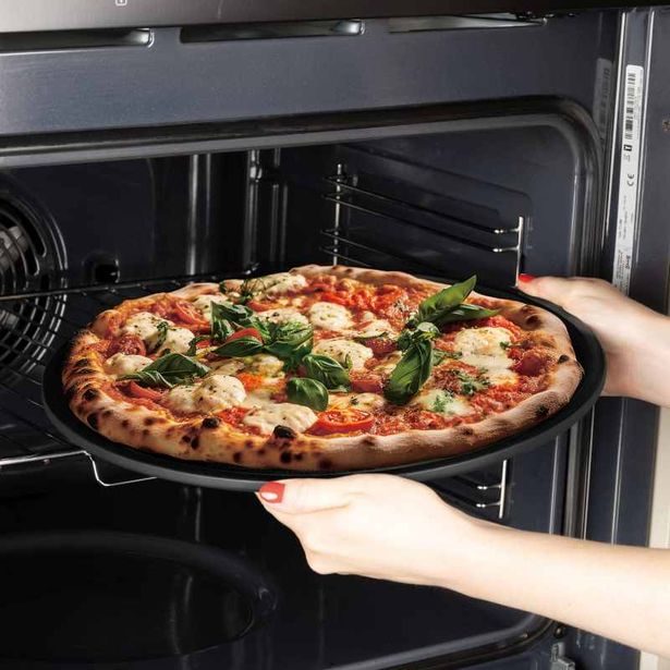 BERLINGERHAUS Pánev na pizzu s titanovým povrchem 36 cm Antracit Collection BH-8687