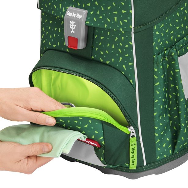 Školní aktovka Step by Step BASIS, Green Graphics - 4 dílný set, AGR certifikát