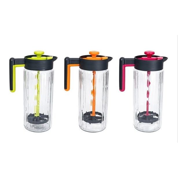 džbán 1,46l, hladká, 2BARVY, míchadlo, sklo/plast