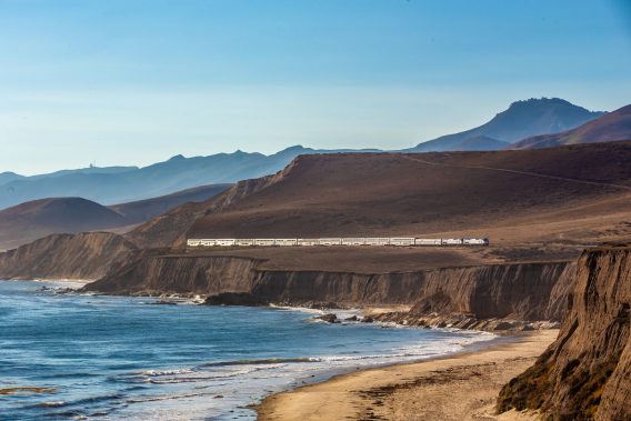 Epic Train Journeys: Przewodnik po legendarnych trasach kolejowych