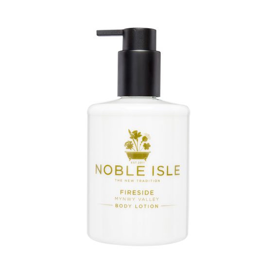 Nawilżające mleczko do ciała Noble Isle Fireside Body Lotion (250 ml)