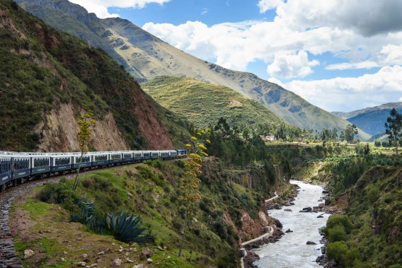 Epic Train Journeys: Przewodnik po legendarnych trasach kolejowych