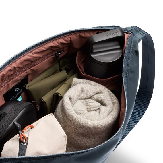 Bellroy Laneway Crescent Bag (12 l)