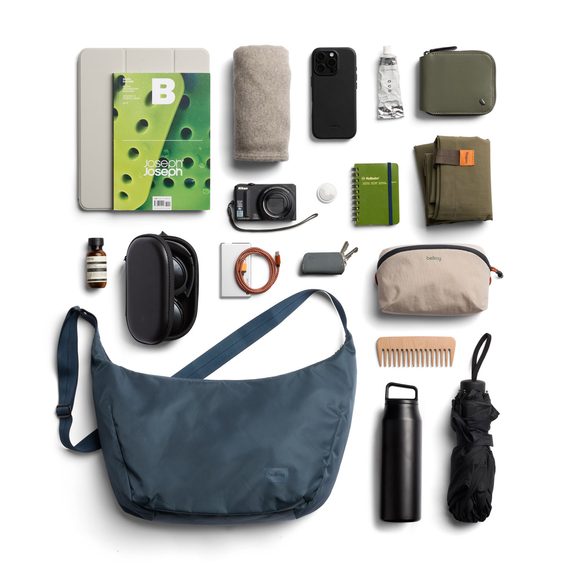 Bellroy Laneway Crescent Bag (12 l)