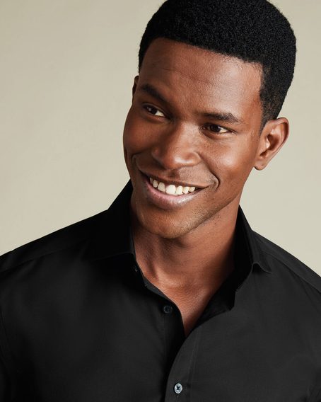 Charles Tyrwhitt Spread Collar Non-Iron Poplin Shirt — Black