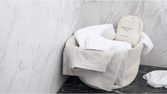 Jak prać i dbać o ubrania, aby służyły przez długi czas?