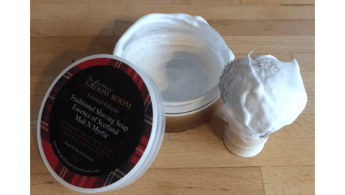 Tradycyjne szkockie mydło do golenia The Gentleman's Groom Room - słód i mirt