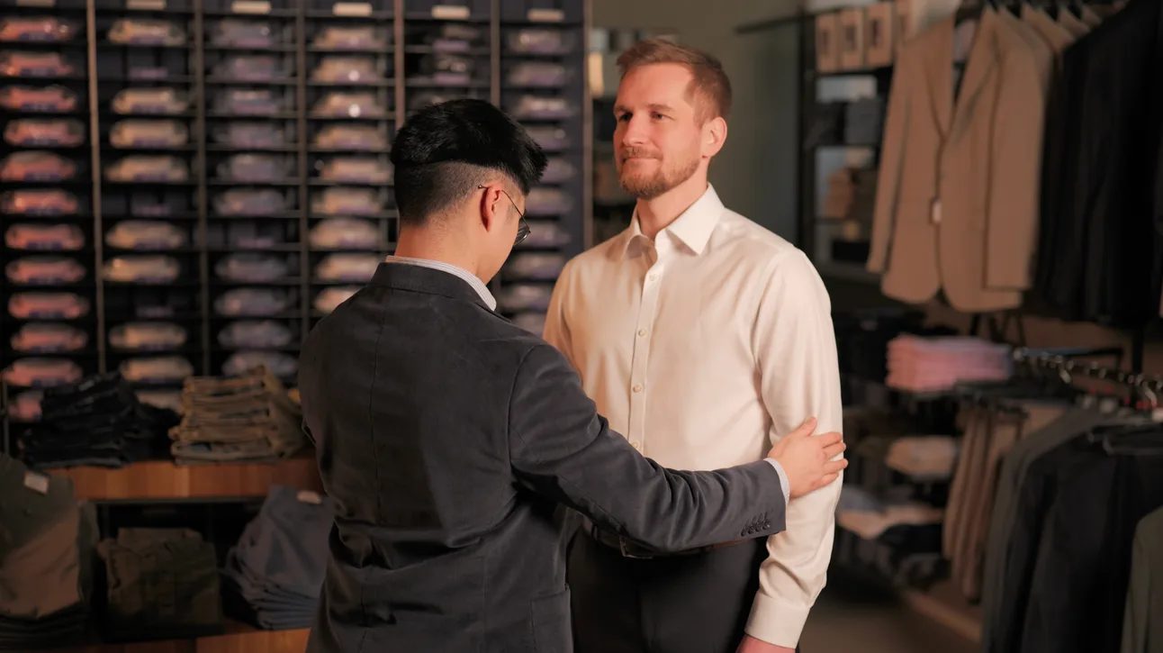 Cum să alegeți mărimea cămășii și cum să vă măsurați corect